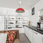 Appartement Pour 4 Personnes Dans Le Marais By Weekome