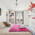 Appartement Pour 4 Personnes Dans Le Marais By Weekome